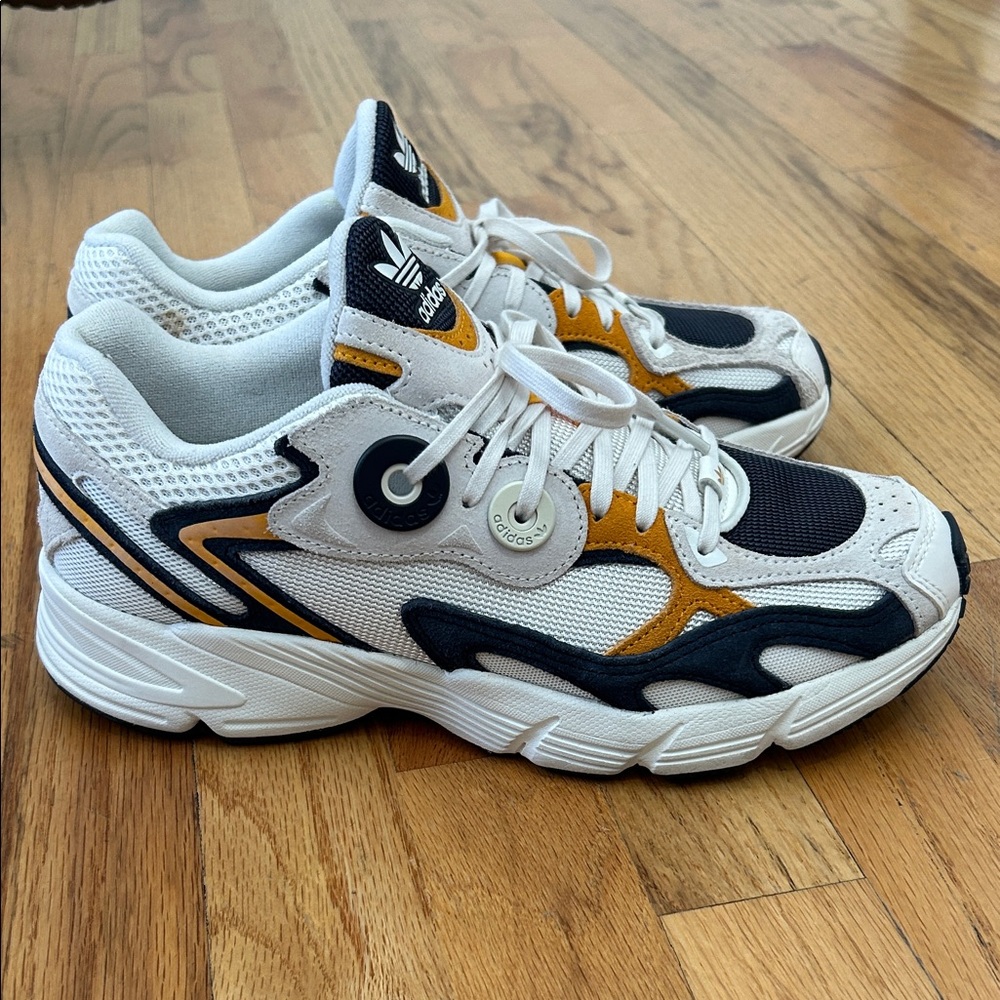 Adidas sneakers - Picture 2 of 8